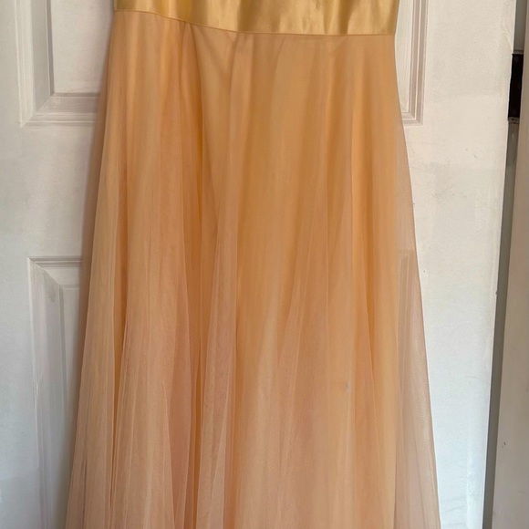 Gorgeous gold gown- never worn - Picture 3 of 5